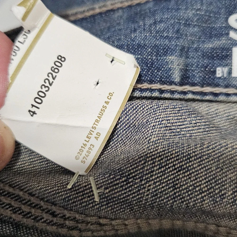 Signature by Levi Strauss one spot